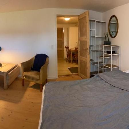 Ferienwohnung Vaerelse Med Eget Kokken Og Bad Esbjerg Exterior foto