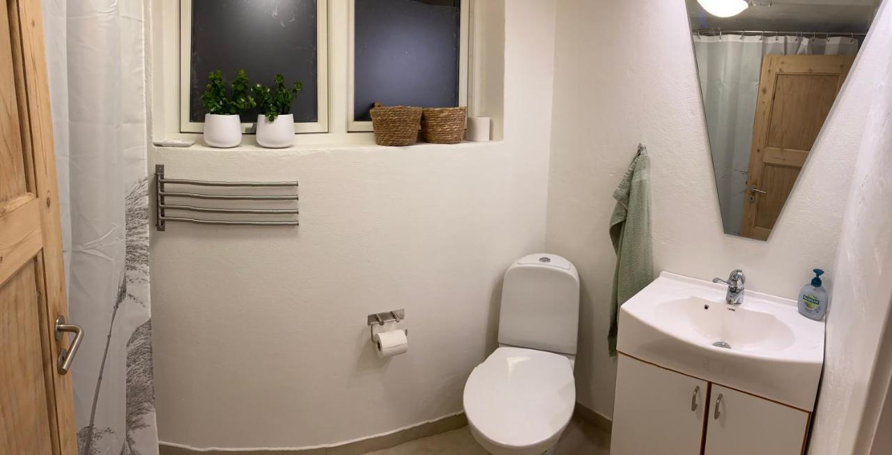 Ferienwohnung Vaerelse Med Eget Kokken Og Bad Esbjerg Exterior foto